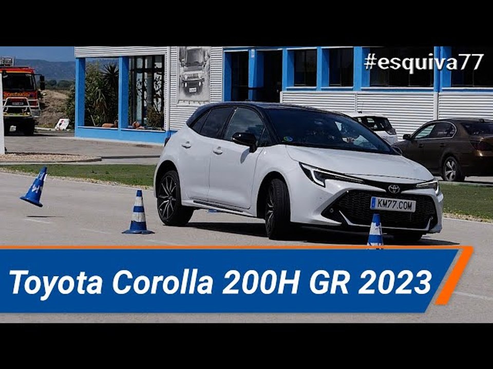 Toyota Corolla 200H GR Sport 2023 - Maniobra de esquiva (moose test) y eslalon | km77.com