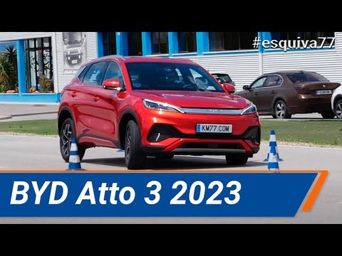 BYD Atto 3 2023 - Maniobra de esquiva (moose test) y eslalon | km77.com