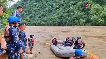 Korban Tanah Longsor di Nepal, Terhempas Dari Bus ke Sungai