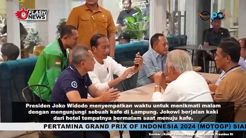 Sapa Warga di Lampung, Jokowi Jalan Kaki dari Hotel Nikmati Malam di Kafe