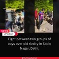 Fight between two groups of boys over old rivalry in Sadiq Nagar, Delhi. #Delhi #SadiqNagar #StreetFight