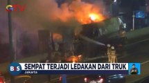 Truk Pengangkut Jeriken Oli Bekas Terbakar di Jalan Tol