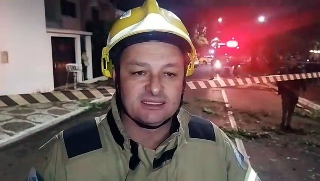 Caminhonete atinge duas casas na avenida Pernambuco e acidente deixa três pessoas feridas 1