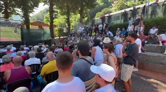 Jasmine Paolini in finale a Wimbledon, folla a Bagni di Lucca davanti al maxischermo