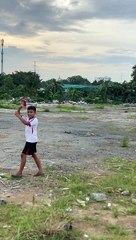 Học sinh thả diều sáo tự tay làm ( sáng chế ) bay cao xa rất đầm tiết là không có sáo