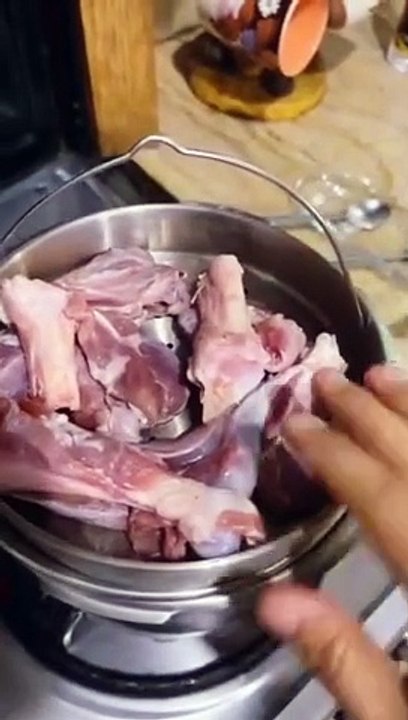 Mutton steamed shanks with vegetables making