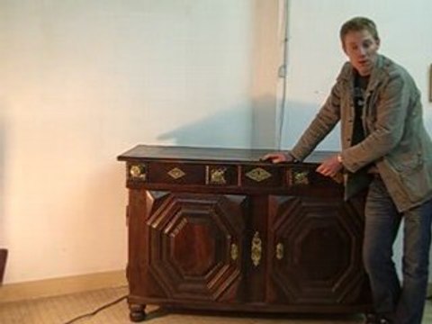 brocante antiquités présentation du buffet malouin