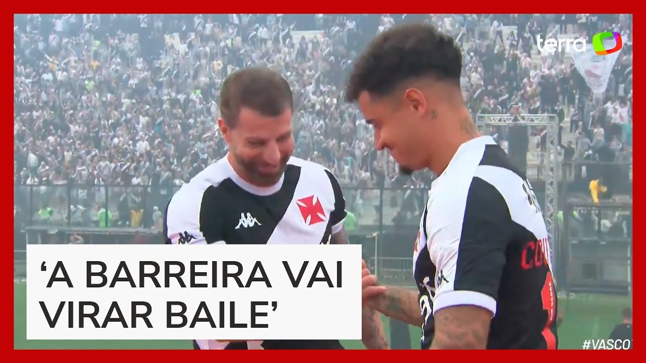 Coutinho é recebido com festa pela torcida do Vasco em São Januário