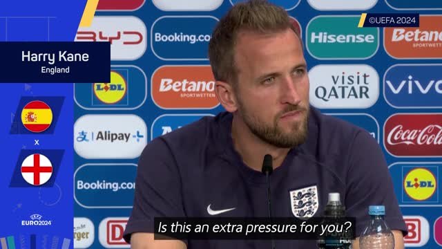 I'd trade all my personal awards for the Euro trophy - Kane