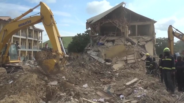 나이지리아 학교 붕괴 사고 사망자 22명으로 늘어 / YTN