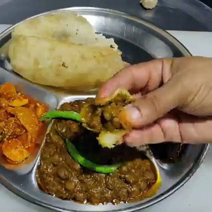 बिना लहसुन प्याज का छोला भटूरा बनाने का आसान तरीकाBhature Recipe ｜ Instant Bhatura ｜ Chef Ashok ingredients：- 70 gm ra [255927763741456]