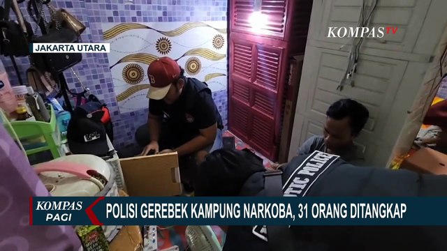 Gerebek Kampung Narkoba di Jakut, Polisi Temukan Ratusan Gram Narkotika hingga Puluhan Senjata Tajam