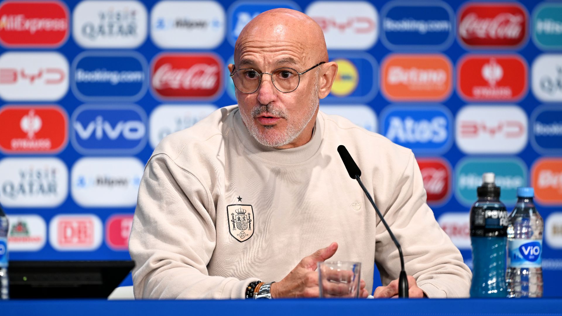 Spain must nail the basics to match 'superior' England - De la Fuente