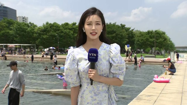 [날씨] 중부 체감 33℃ 폭염 vs 남부 장맛비...남해안 호우특보 / YTN