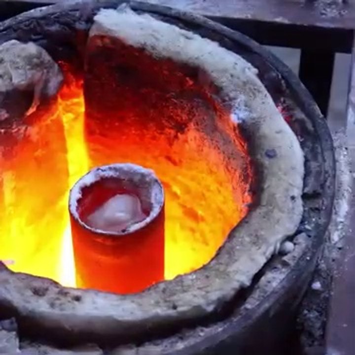 Heating Ball bearings to make an incredible Damascus knife