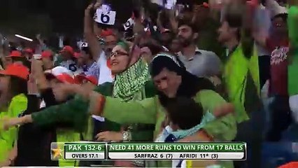 Video herunterladen: 6 - 6 - 6 _ Shahid Afridi vs Chris Woakes _ Pakistan vs England _ 2nd T20I 2015 _ PCB _ MA2A