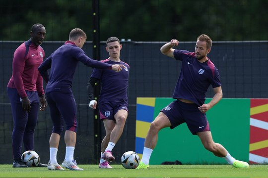 AR OOV ENGLAND EURO STARS 140724