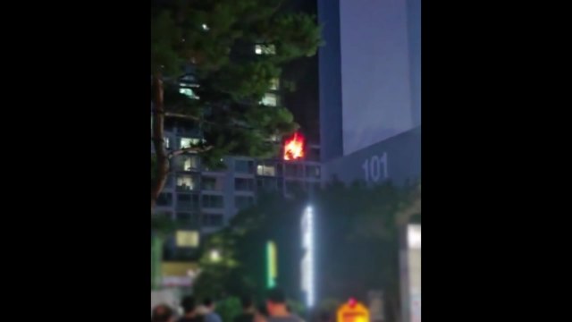 서울 동대문 아파트에서 불...132명 대피·1명 부상 / YTN