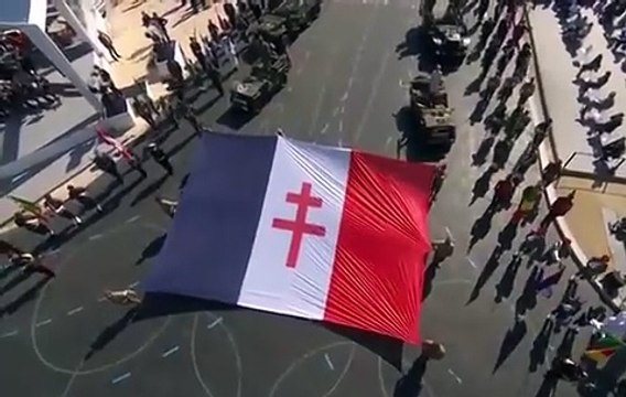 #France #14Juillet – Le défilé se vit aussi en musique avec Douce France de Charles Trenet, interprété par l’orchestre de la musique de l’Air et de l’Espace et les musiciens du chœur de l’Armée. #Doucefrance