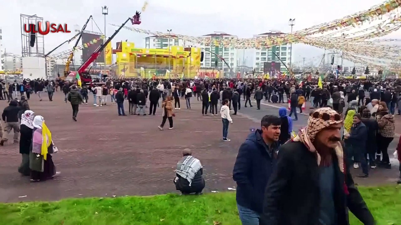 DEM'li belediyelerden Kürtçe baskısı