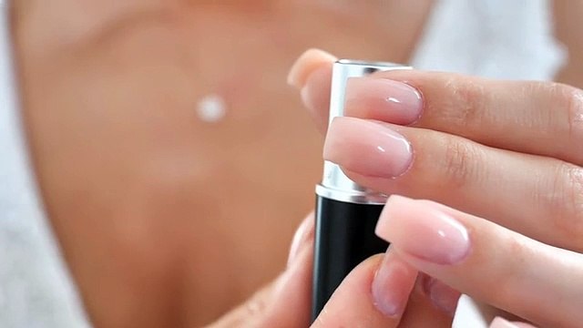 Bridal Lipstick: Enhance Your Natural Beauty with Long-Lasting, Moisturizing Shades for a Perfect Wedding Day Look