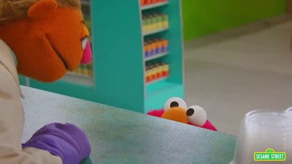 Elmo, Abby, and Cookie Monster Play Grocery Games | Sesame Street Full Episode.