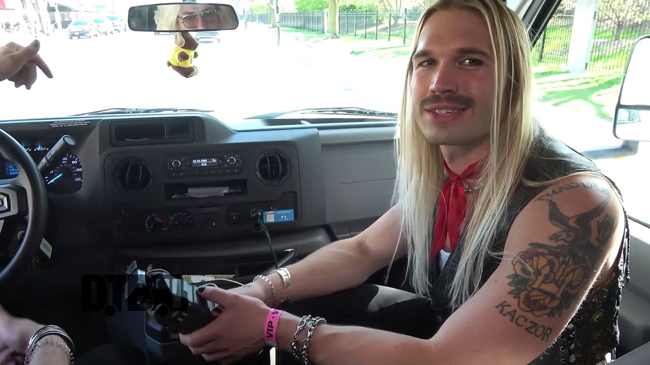 WICKED - BUS INVADERS Ep. 1932