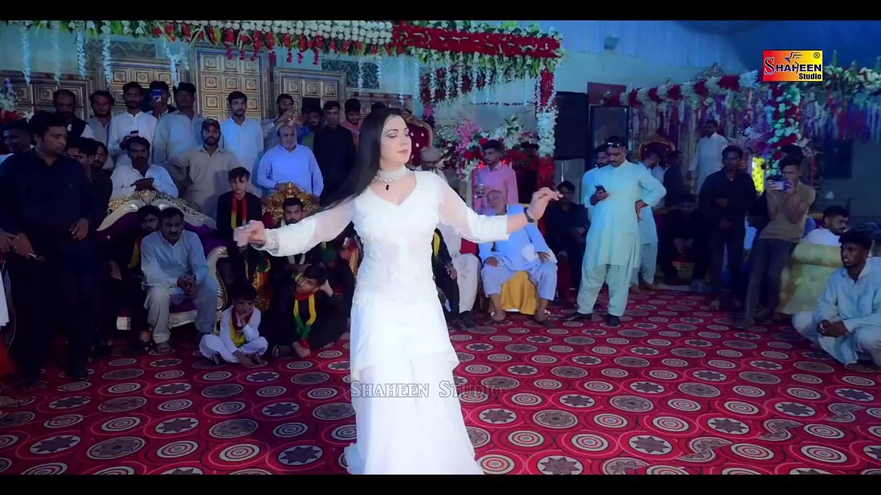 Mehak Malik - New Bollywood Dance Performance - Shaheen Studio