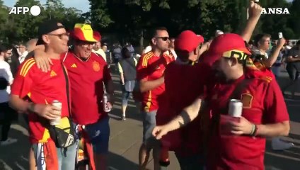 Download Video: Euro 2024, tifosi di Spagna e Inghilterra arrivano allo stadio