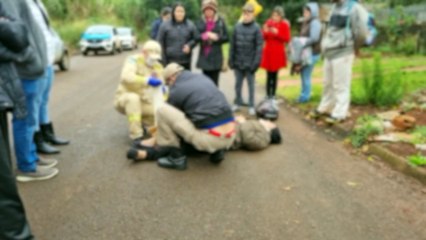 Mulheres ficam feridas após queda de moto no Bairro Santos Dumont