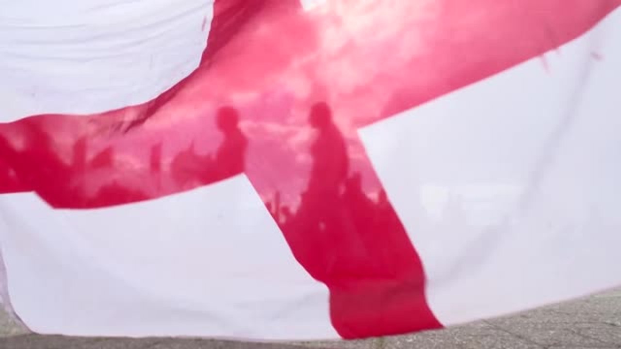 Finale - Les fans anglais et espagnols arrivent à l’Olympiastadion !