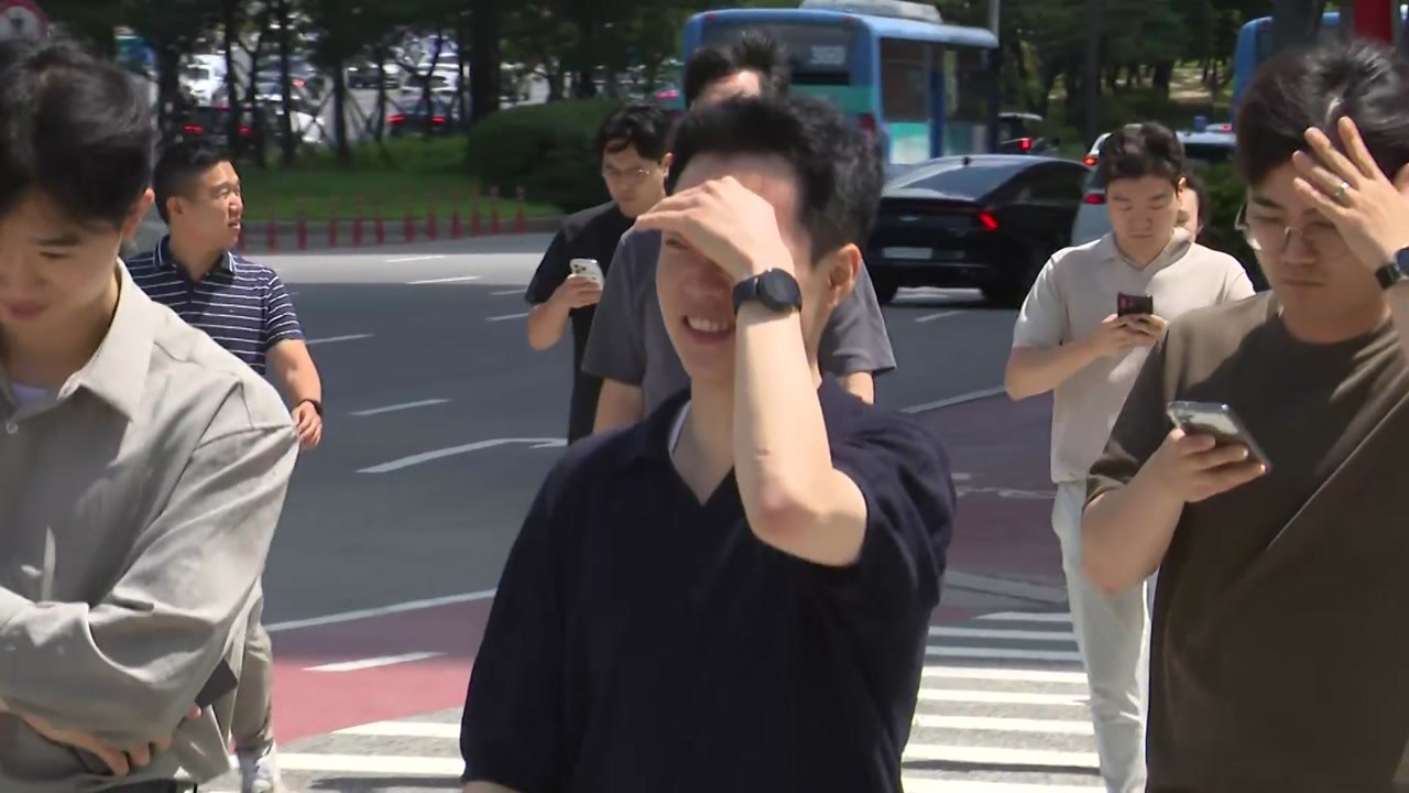 [날씨] 내륙 '초복 더위', 서울 낮 31℃...남해안·제주도 장맛비 / YTN