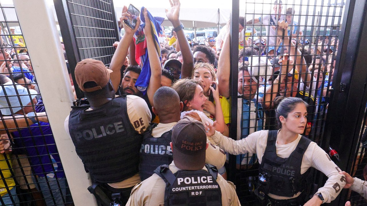 Miles de hinchas ingresan sin boletos y demoran el arranque de la Copa América