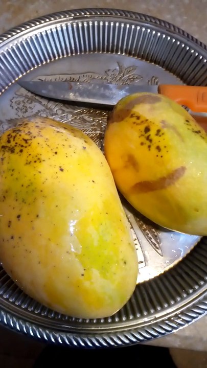 Mango Cutting