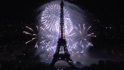 프랑스 혁명기념일 기념 불꽃축제...올림픽 축하 드론쇼도 열려 / YTN