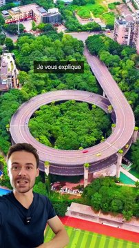 Pourquoi ce métro traverse un immeuble à Chongqing?