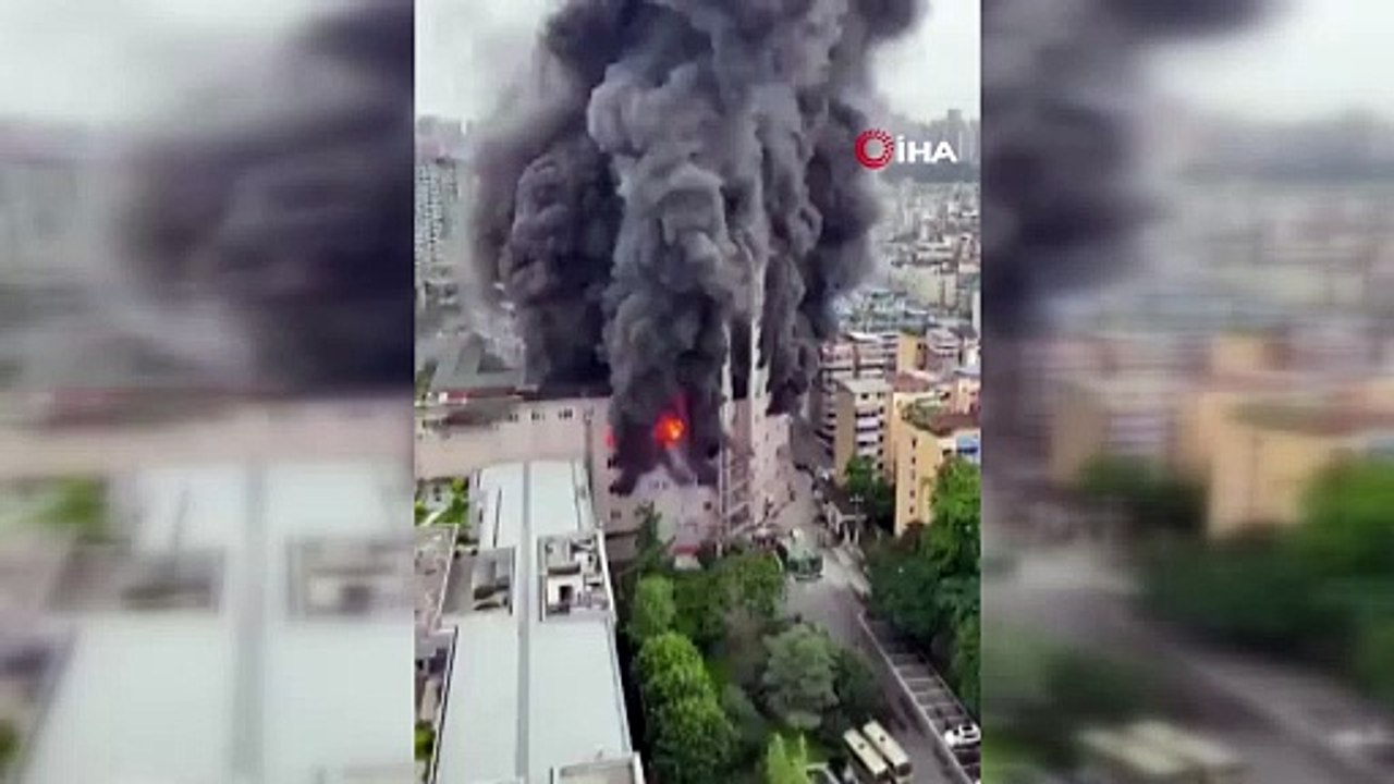 Çin'de alışveriş merkezinde yangın: 6 kişi hayatını kaybetti