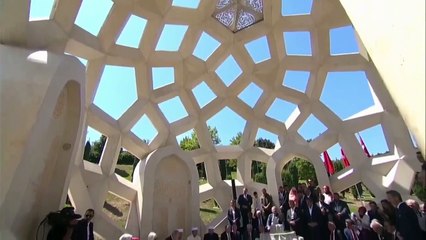 Şehitler Makamı’nda duygu dolu anlar! Elhamdülillah… Cumhurbaşkanından Kur’an tilaveti