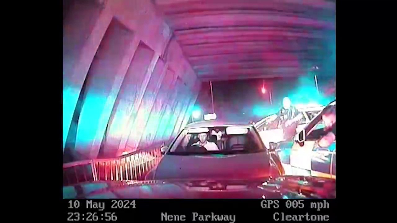 “I panicked, I panicked” - DRAMATIC footage of police car chase
