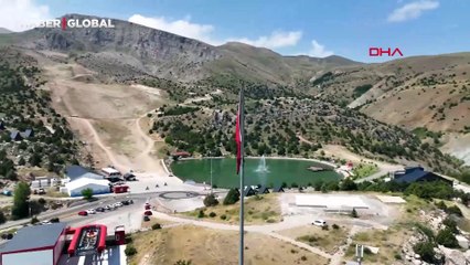 3 bin 300 rakımlı zirvede Türk Bayrağı açtılar