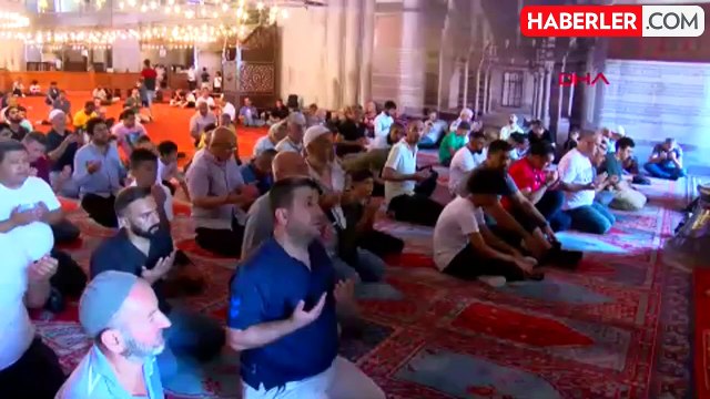 15 Temmuz Demokrasi ve Milli Birlik Günü'nde Ayasofya ve Sultanahmet Camii'nde Mevlid Programı Düzenlendi
