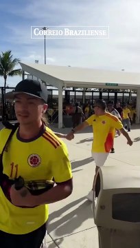 FINAL DA COPA AMÉRICA ATRASA DEVIDO À CONFUSÃO ENTRE TORCEDORES E POLICIAIS