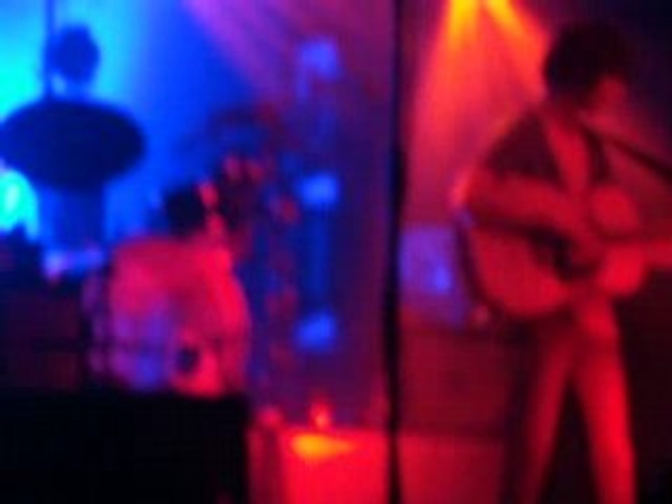 Kooks à L'élysée Montmartre 15.o4 " seaside " (Xèle)