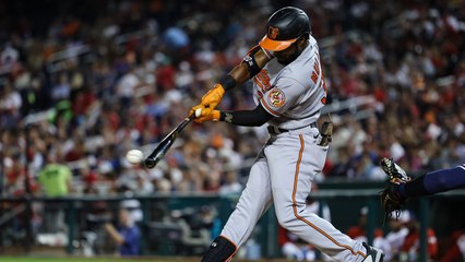 Orioles Claim Dramatic Victory Over Yankees, Lead AL East