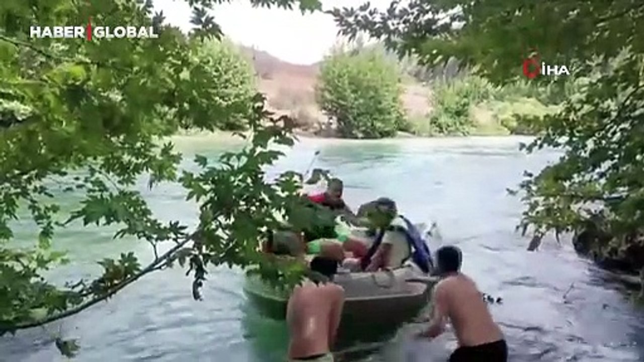 Baraj kapakları açılınca mahsur kalan aileye AFAD'dan yardım eli