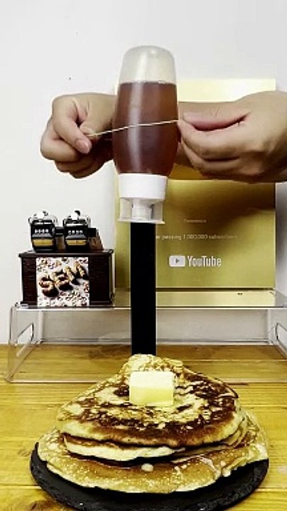 Honey vs Rubber Bands | Honey is Perfect for Pancakes