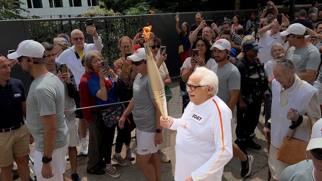 JO 2024 deuxième journée enfiévrée pour la flamme olympique dans