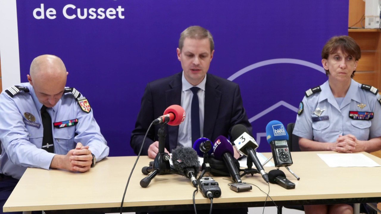 Éric Neveu (procureur de la République de Cusset) sur la fusillade dans l'Allier: "La perquisition du domicile du tireur a permis de découvrir plusieurs armes à feu" et des munitions