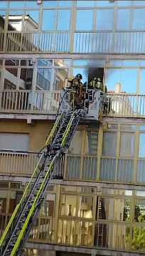 Los Bomberos de Burgos intervienen en un incendio en Burgos
