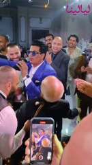 حسني شتا يرقص مع والده في حفل زفافه